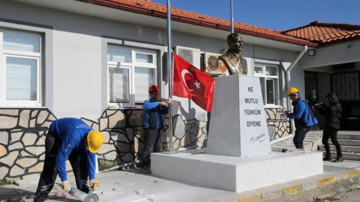 CHP’li Muğla Büyükşehir Belediyesi, il genelinde 248 Atatürk büstü yaptı