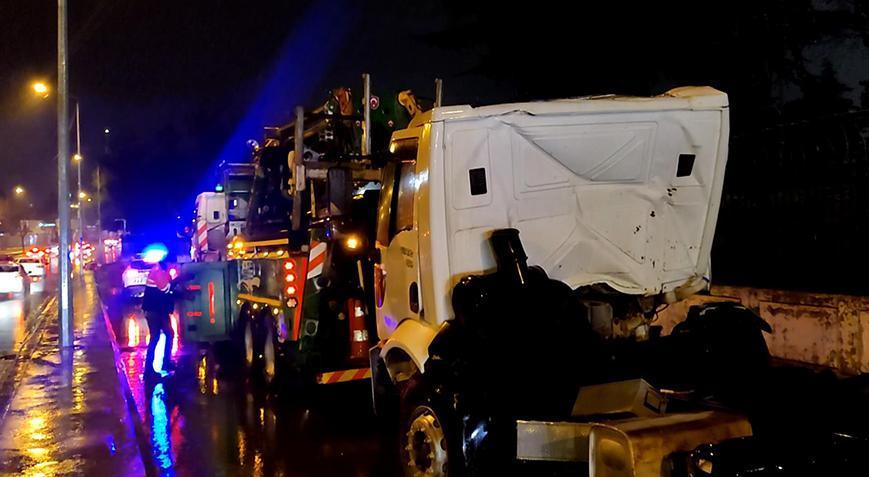 4 kişi hayatını kaybetmişti… Bakırköy'de aynı üst geçide yine kaza