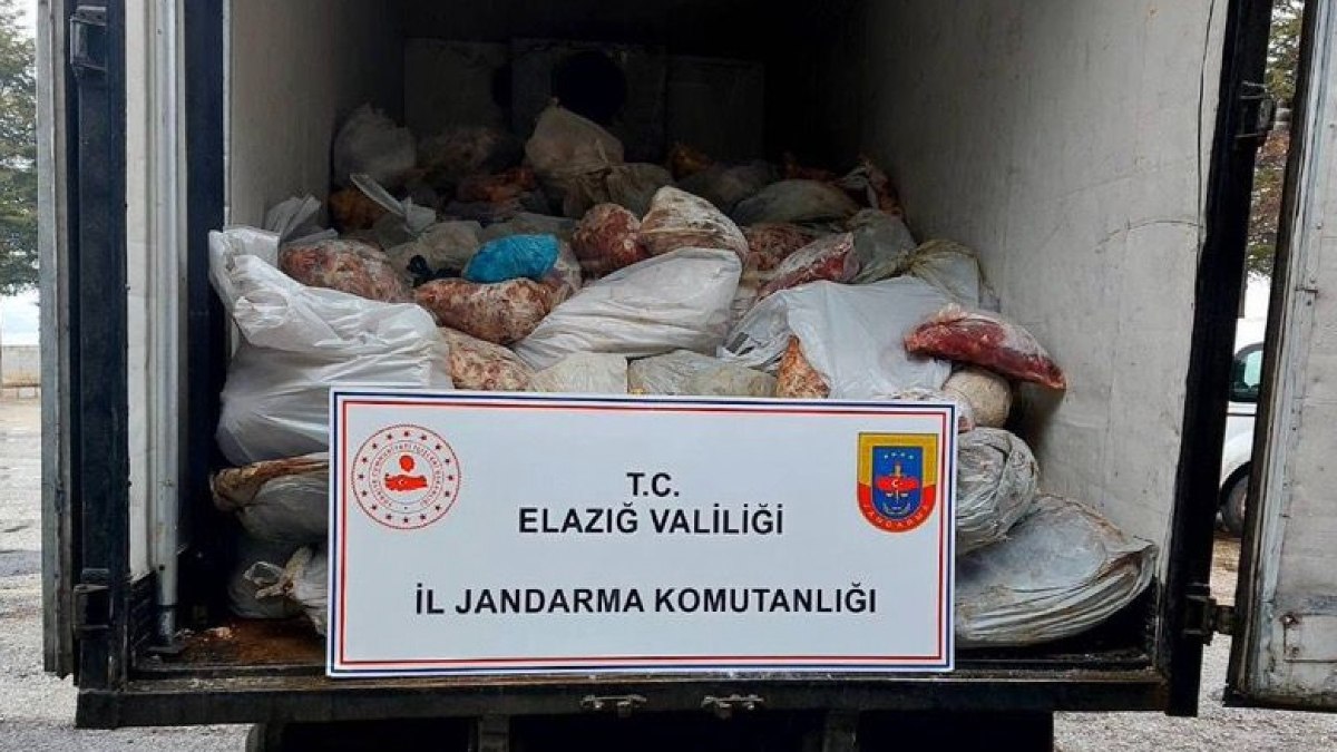 Elazığ’da 5 ton 880 kilogram kaçak et ele geçirildi