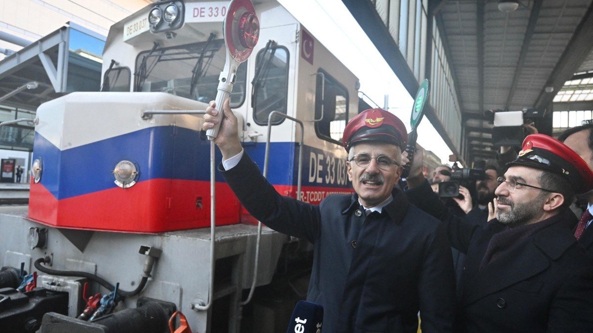 Abdulkadir Uraloğlu, Turistik Doğu Ekspresi’ni uğurladı