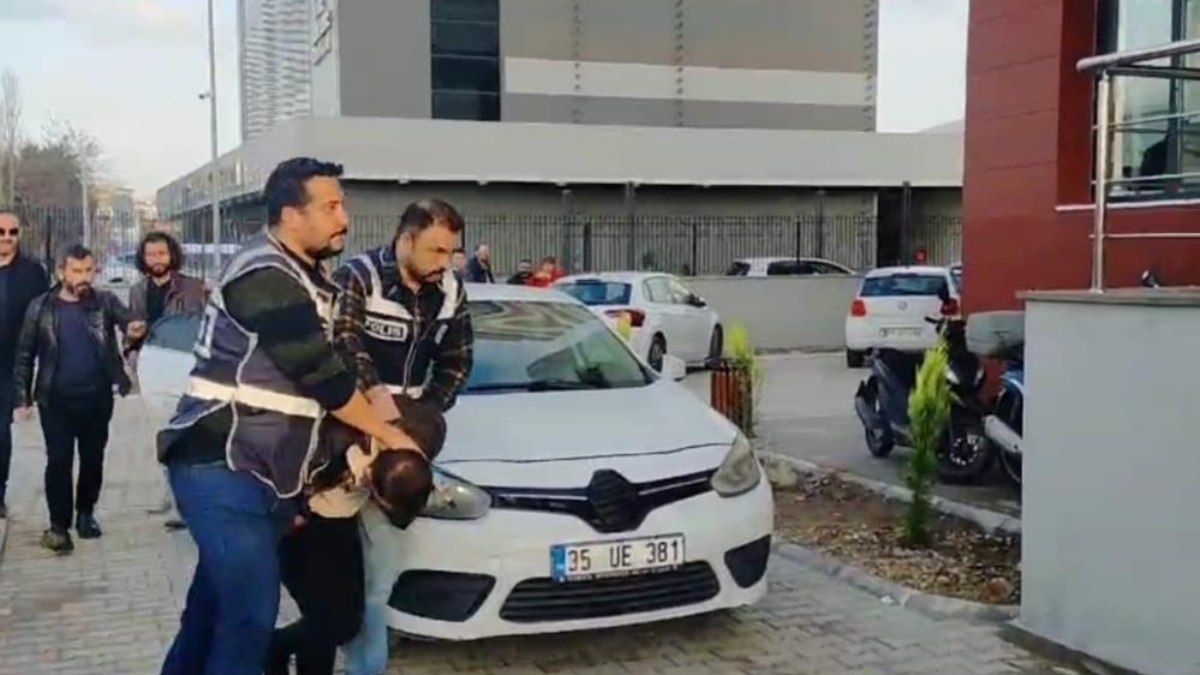 İzmir’de bisikletli sapık genç kadını taciz etti