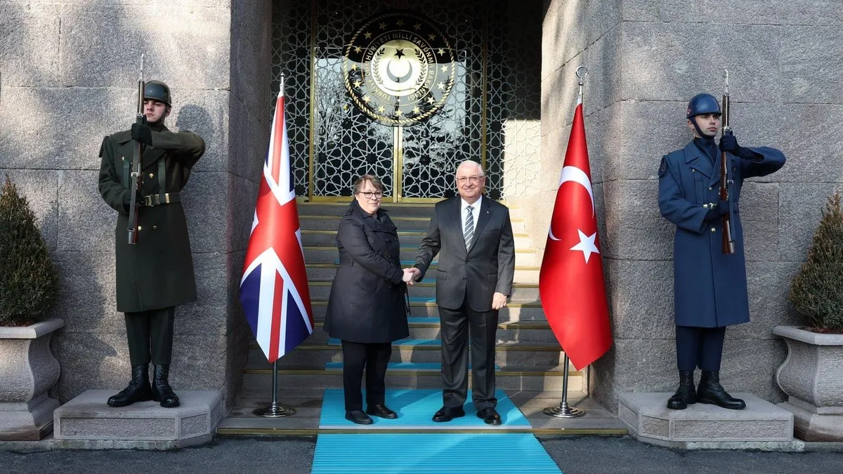 Bakan Güler, Birleşik Krallık Savunma Tedarik ve Sanayi Devlet Bakanı Eagle ile görüştü