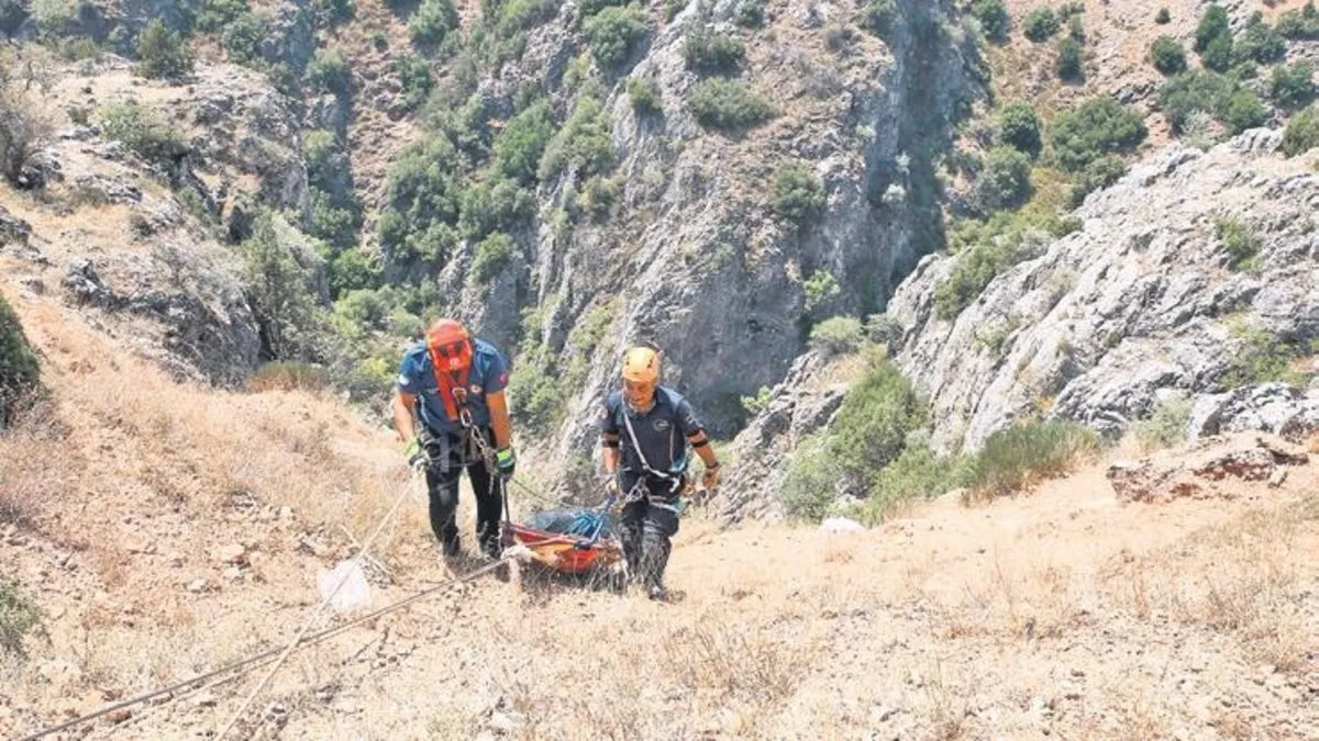 Balık yemeye giderken kazada can verdiler