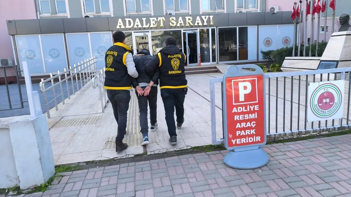 Bandırma Emniyeti harekete geçti: Çeşitli suçlardan aranan 14 kişi yakalandı