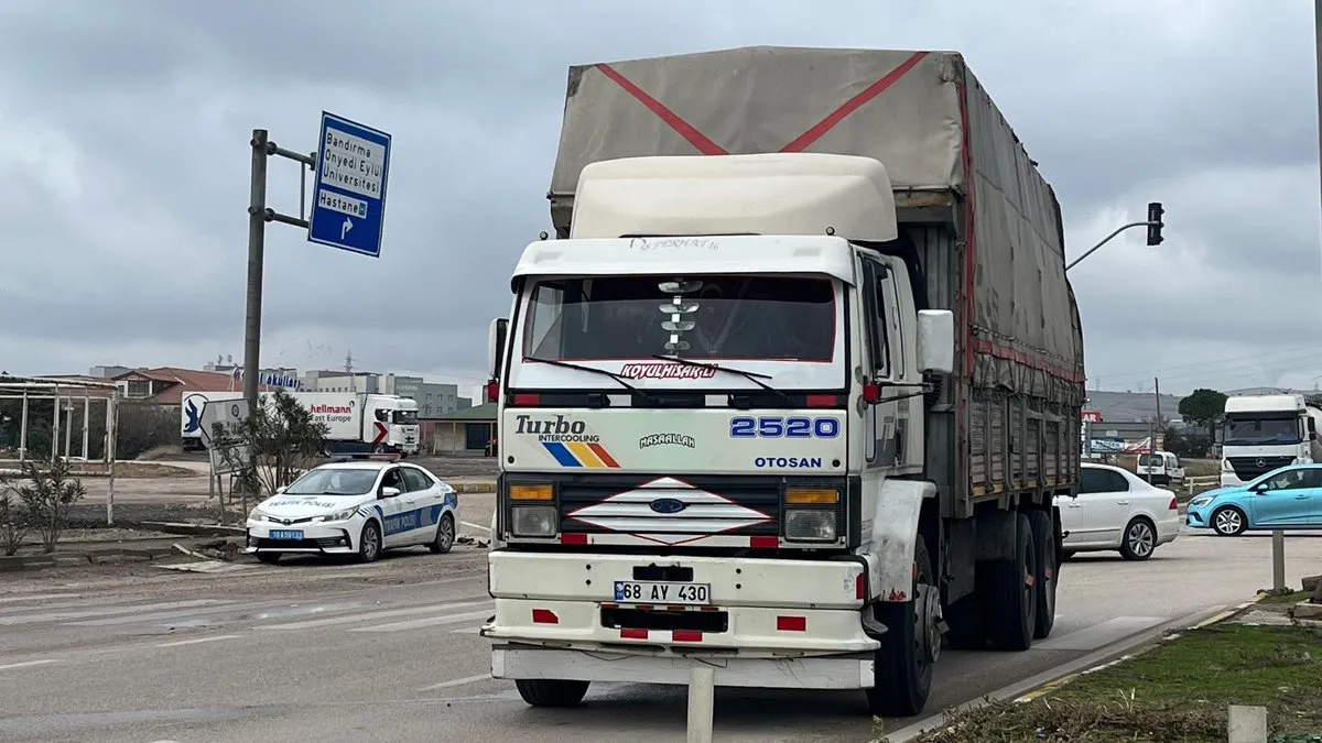 Bandırma’da hastane kavşağında trafik kazası: 1 yaralı