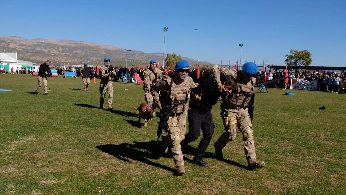 Bingöl’de Cumhuriyetin 101. Yılı coşkuyla kutlandı