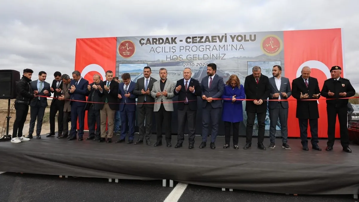 Çardak-Cezaevi yolu törenle trafiğe açıldı