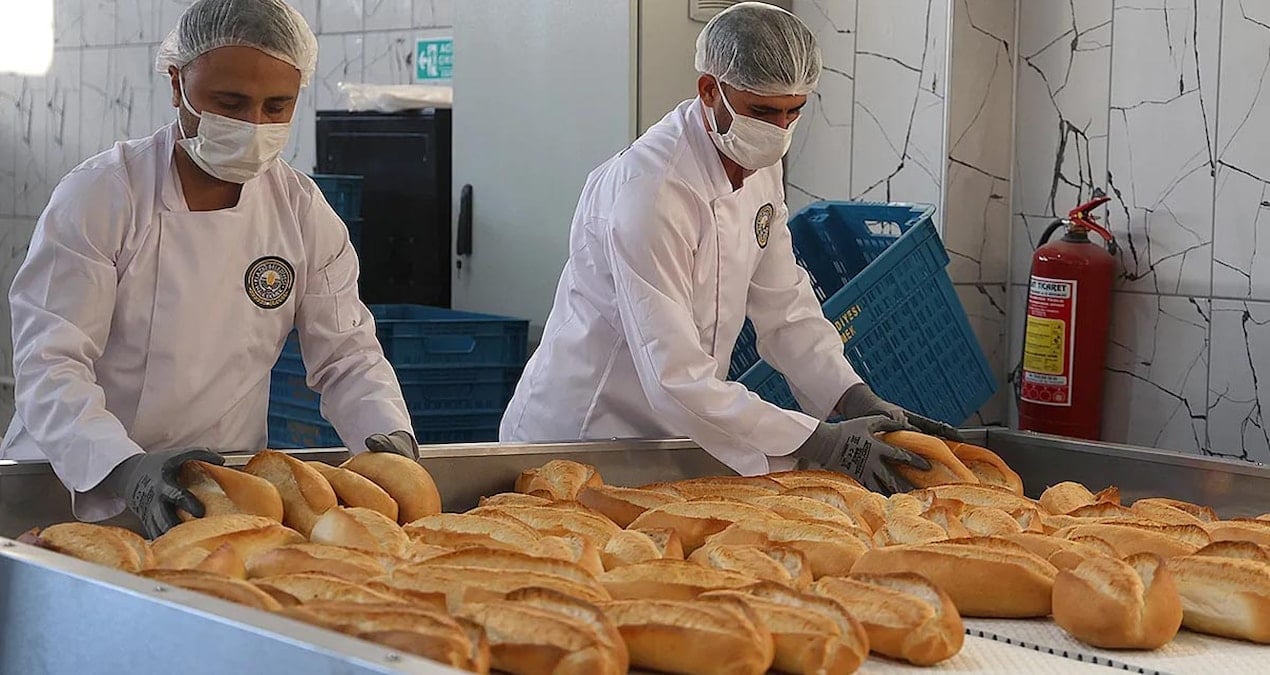 Halk ekmek fabrikası açıldı, 10 TL’ye satılan ekmek 5 TL’ye düştü