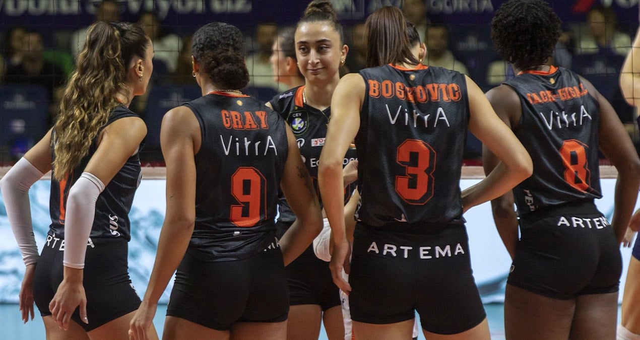 Yıldız voleybolcunun fotoğrafı sosyal medyayı salladı: Da Vinci tablosu gibi!