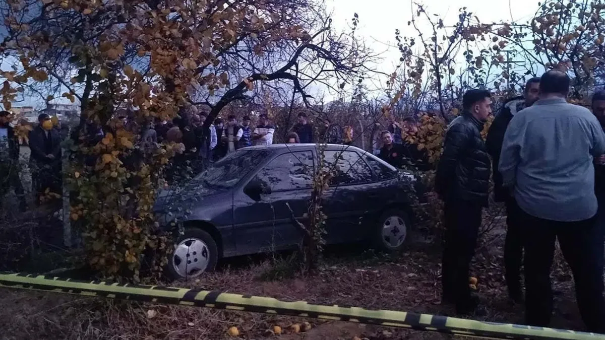 Evlilik yıl dönümünde dehşet saçtı: Eşini göğsünden vurup başında ölmesini bekledi!