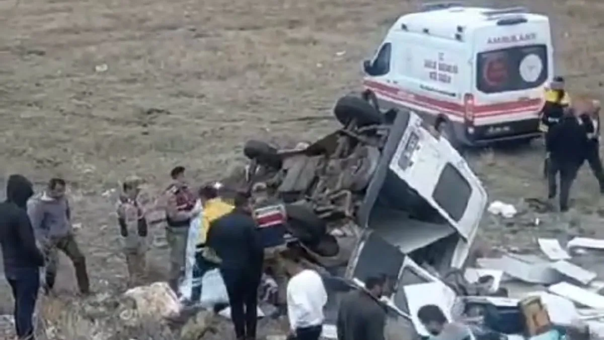 Gaziantep’te çifte kaza: 2 ölü, 3’ü ağır 7 yaralı