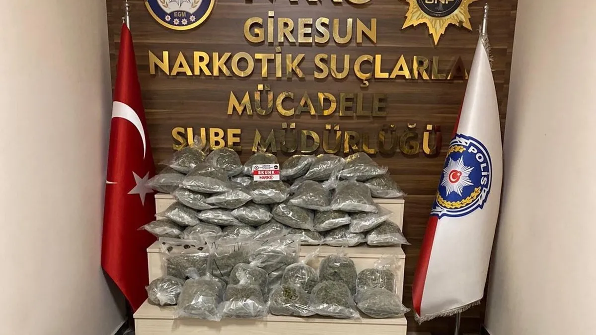 Giresun’da durdurulan araçta 55 kilogram 789 gram sentetik uyuşturucu çıktı