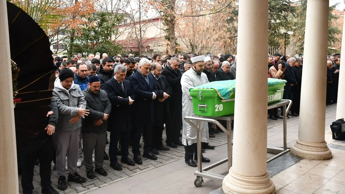 Hukuk ve siyasetin tanınan ismi Halis Biçer hayatını kaybetti