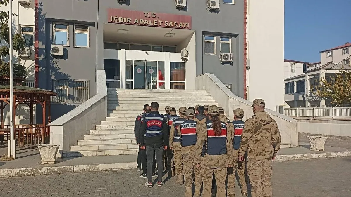 Iğdır’da Jandarma’dan kaçak ilaç ve uyuşturucu operasyonu