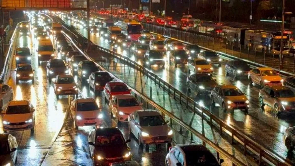 İstanbul’da akşam saatlerinde trafik yoğunluğu yüzde 87’lere çıktı