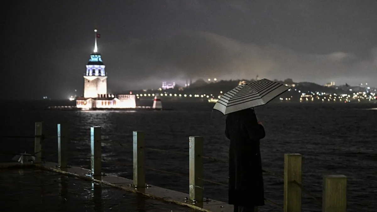 İstanbul’da dolu ve sağanak yağış etkili oldu