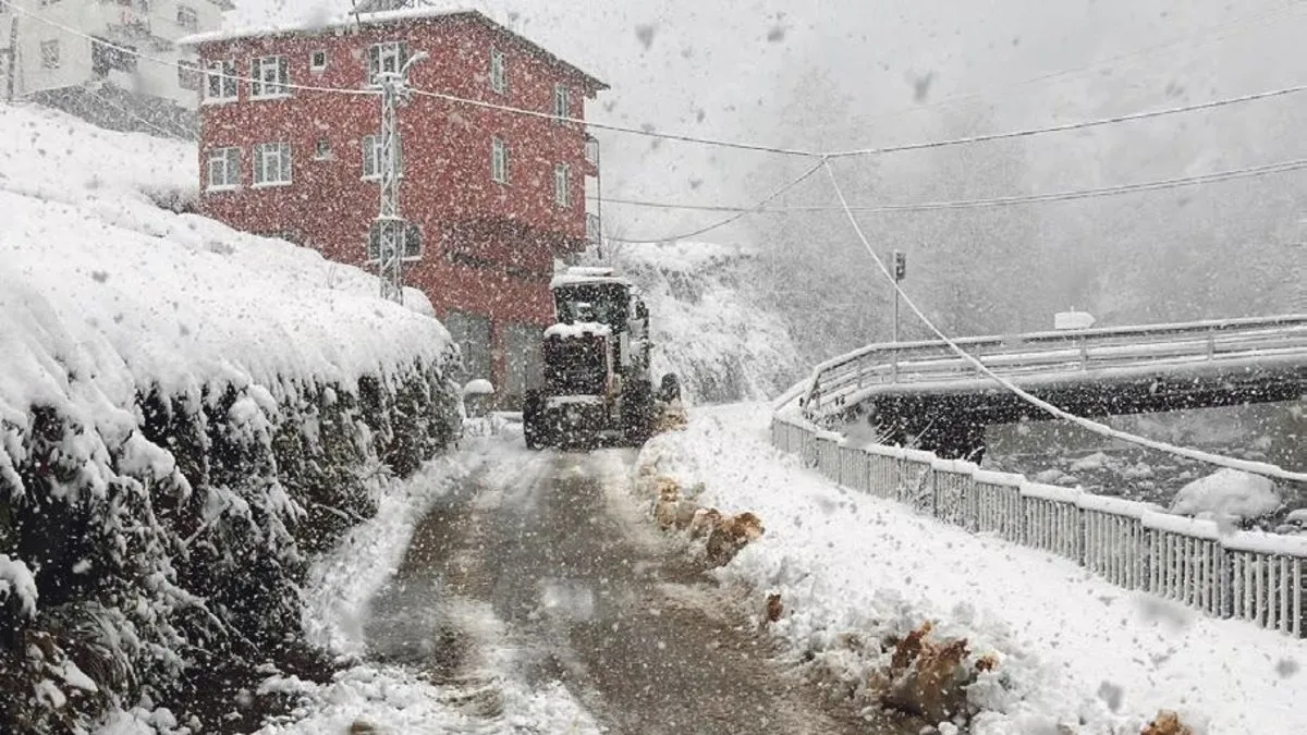 Karadeniz’de kar ulaşımı zorluyor #izmir