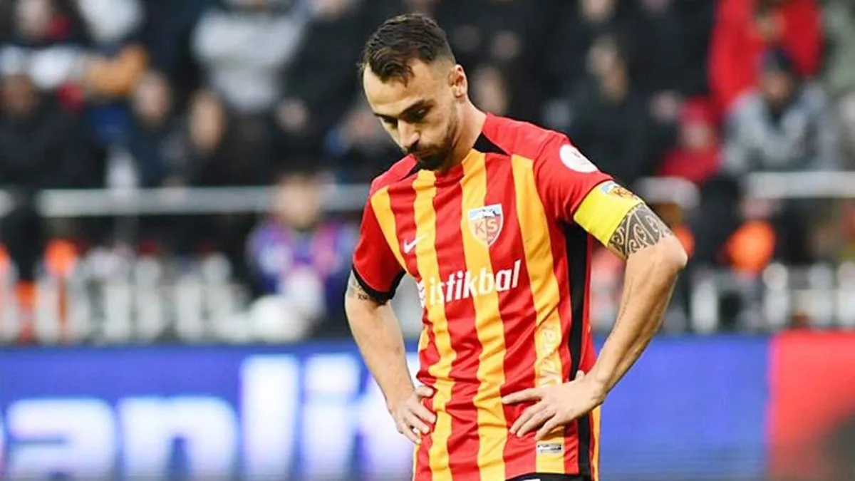 Kayserispor’da Gökhan Sazdağı, taraftarlardan ve camiadan özür diledi!