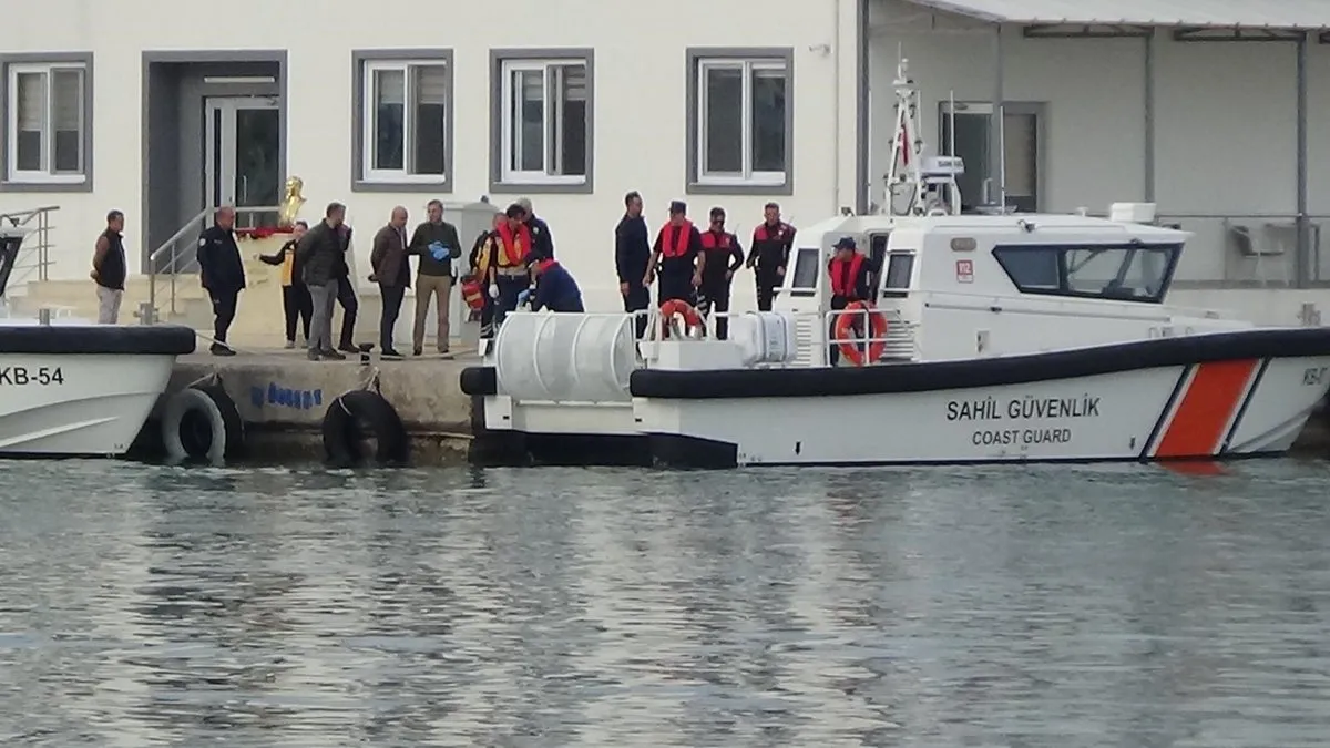 Mersin’de denizde kimliksiz erkek cesedi bulundu