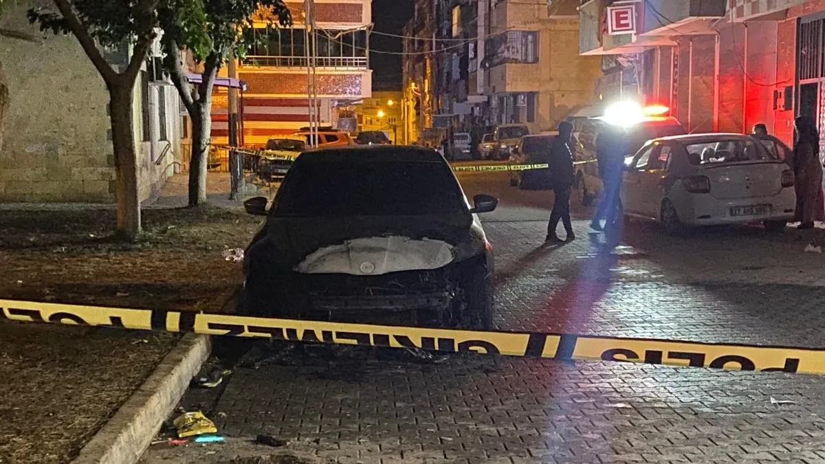 Şanlıurfa’da park halindeki araç kundaklandı