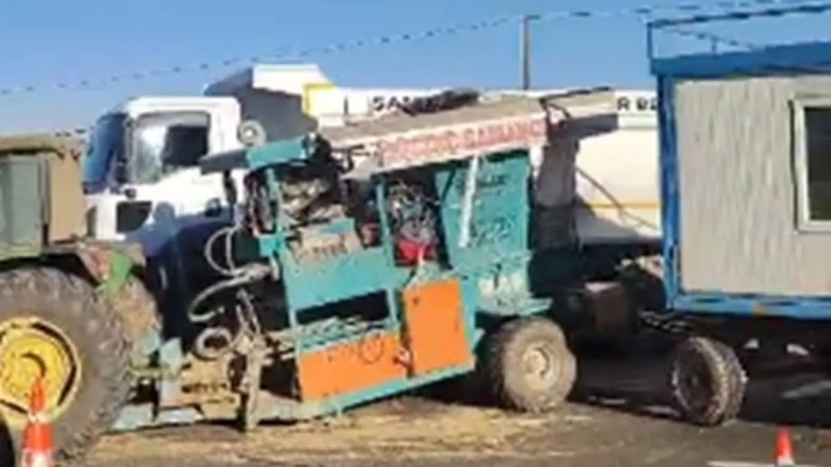 Şanlıurfa’da traktör ile kamyonet çarpıştı: 4 yaralı