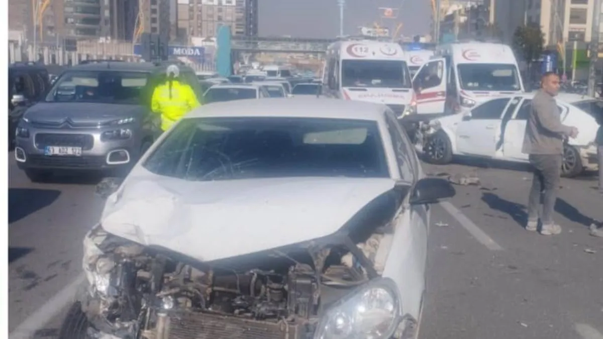 Şanlıurfa‘da zincirleme trafik kazası: 5 yaralı