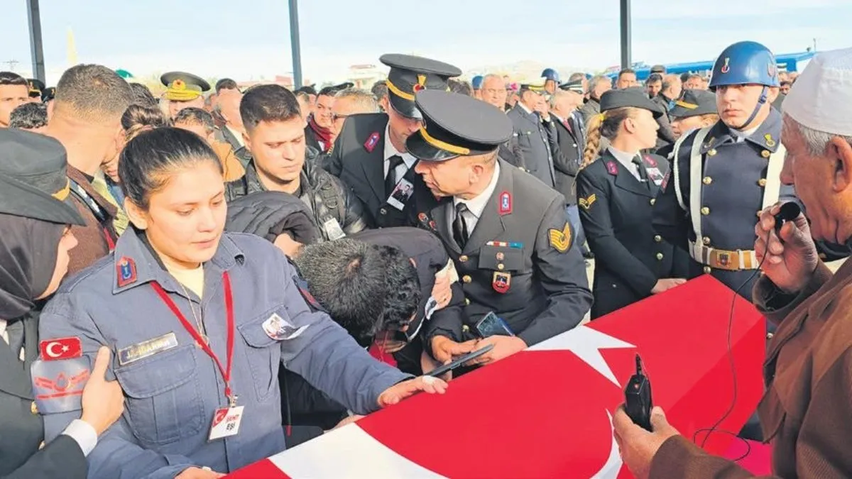 Şehide, eşinden üniformalı veda – Son Dakika Haberler