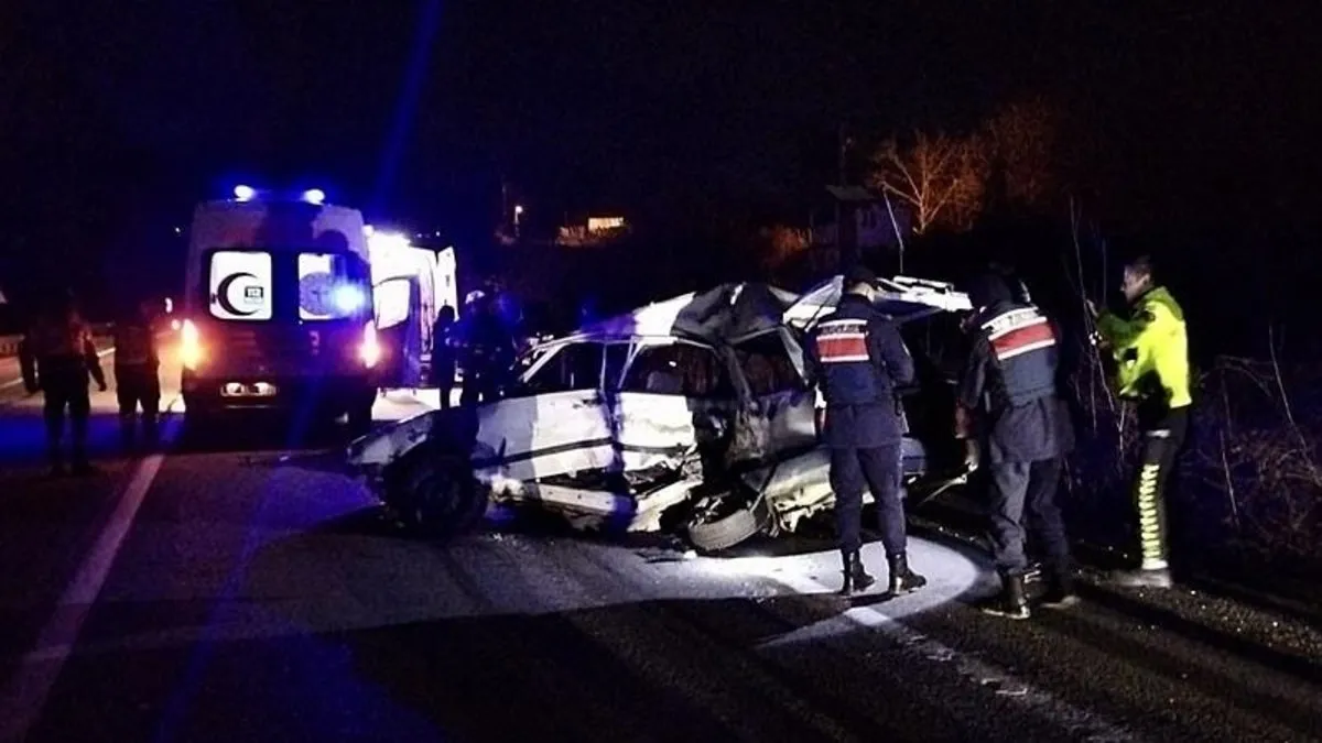 Sinop’ta otomobil, yolcu otobüsü ile çarpıştı: 2 ölü