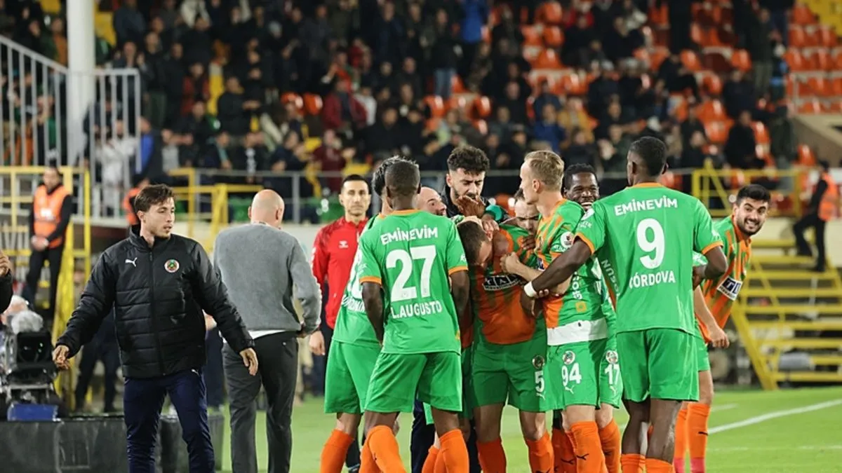 SÜPER LİG: Alanyaspor, Gaziantep FK’yi 3 golle geçti!