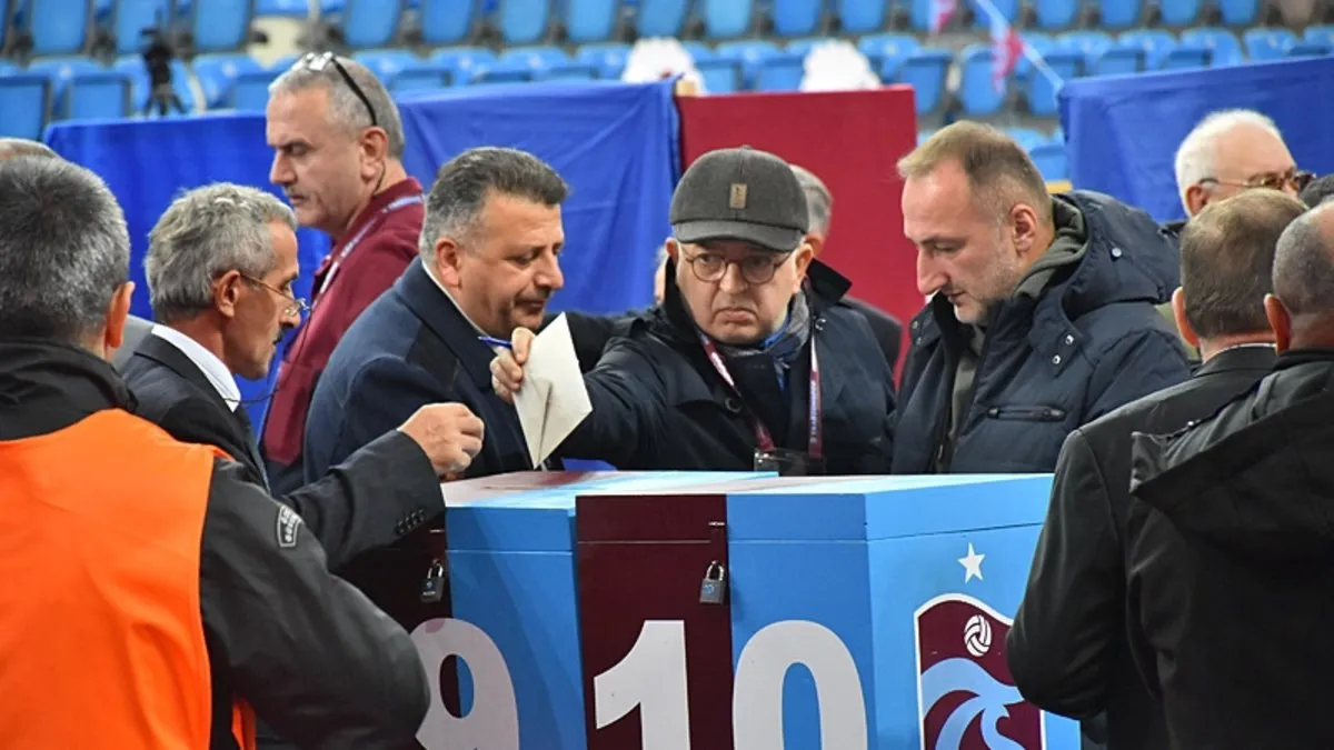 Trabzonspor Kulübü’nde oy verme işlemi başladı