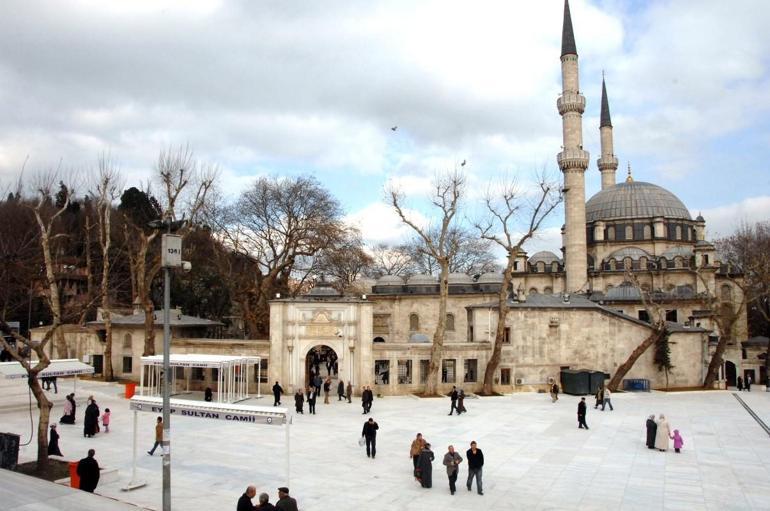 Eyüp Sultan Camii Nerede, Nasıl Gidilir Eyüp Sultan Camii Hakkında Bilinmesi Gerekenler