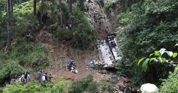 Yolculuk felakete dönüştü: Uçuruma düşen otobüste 21 kişi hayatını kaybetti