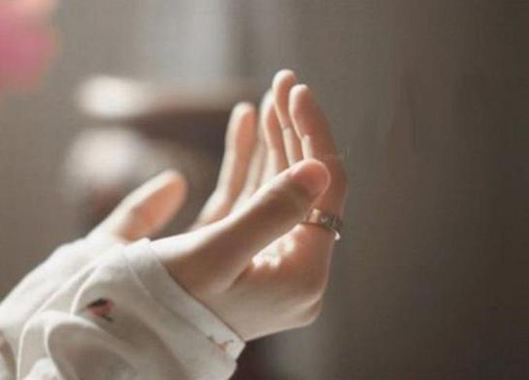 CUMA GÜNÜ ÇEKİLECEK TESBİHLER, ZİKİRLER, ESMALAR Cuma günü okunacak dualar ve sureler neler