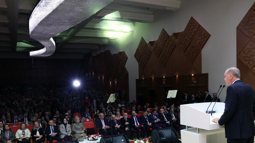 Erdoğan’dan kültür-sanatta tek tipleştirme tepkisi: Mahalle baskısını reddediyoruz