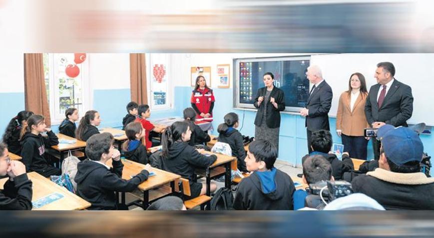 Okullar afet farkındalık eğitimiyle açıldı