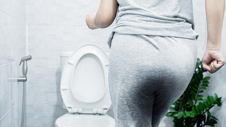 Aşırı aktif mesane kadınları tehdit ediyor! Ani idrar yapma isteği en tipik belirtisi