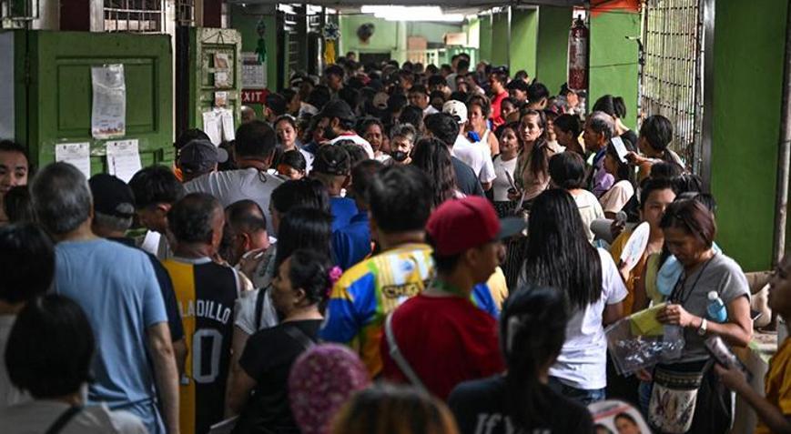Filipinler’de milyonlarca kişi kritik ara seçimlerde sandık başında