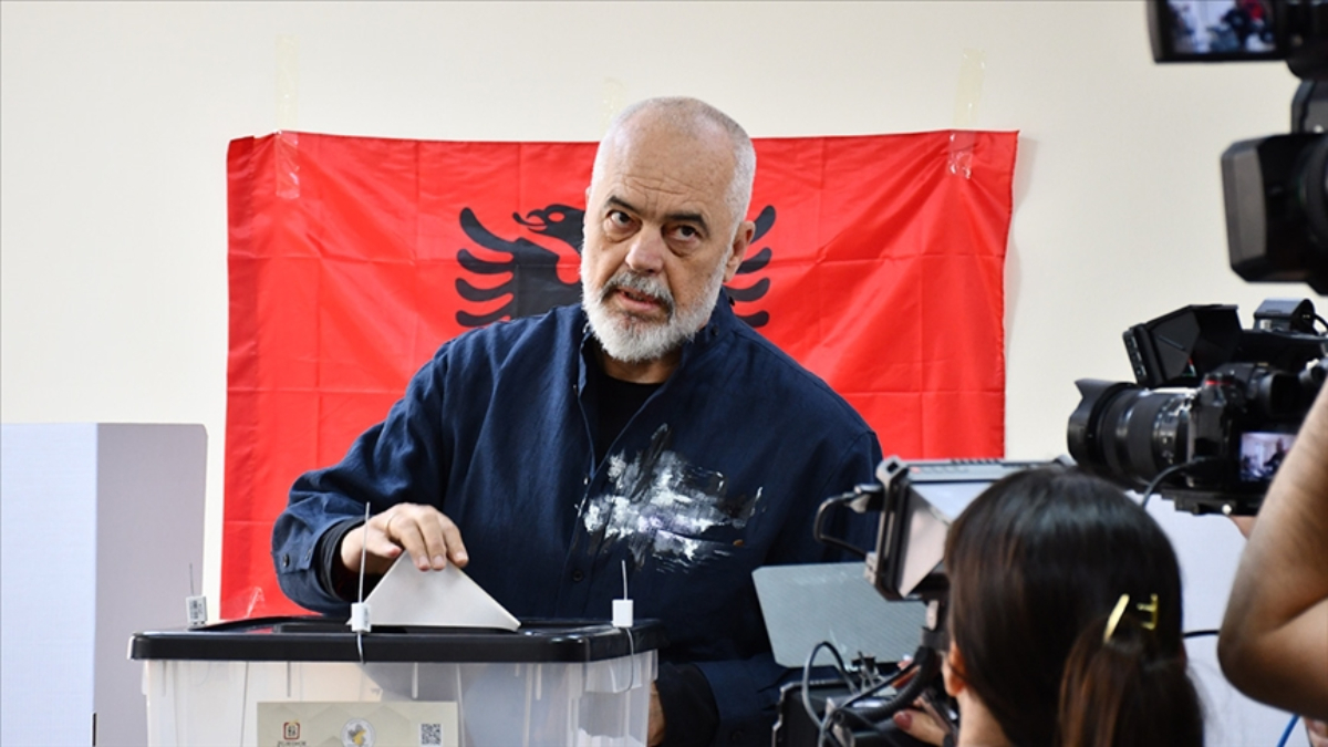 Arnavutluk’ta genel seçim: Rama’nın partisi önde