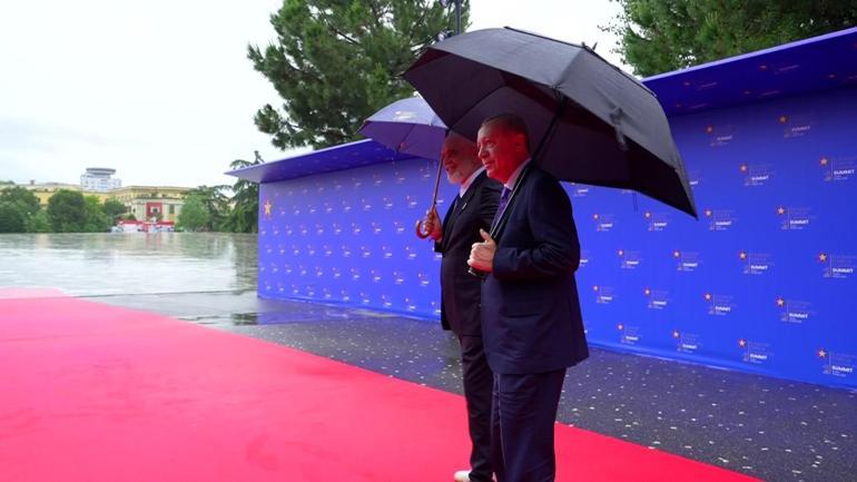 Cumhurbaşkanı Erdoğandan Arnavutlukta ilk mesaj: Çok işimiz var barışı seslendireceğiz