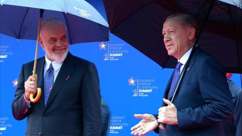 Cumhurbaşkanı Erdoğandan Arnavutlukta ilk mesaj: Çok işimiz var barışı seslendireceğiz