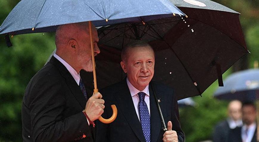 Cumhurbaşkanı Erdoğan Arnavutluk’ta: Tüm dünyaya barışı seslendireceğiz