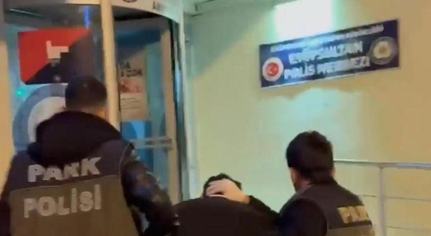 Metrobüs durağında şoke eden ticaret! Çantadan çıkanlar şaşkına çevirdi