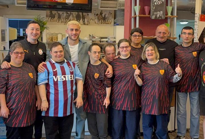 Barış Alper Yılmaz’dan Down Cafe’ye destek ziyareti