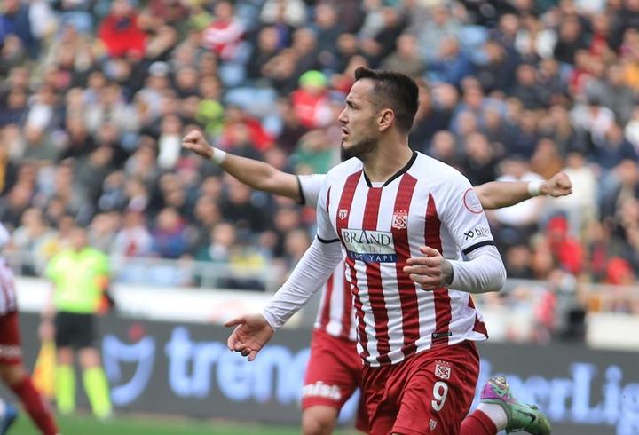 Sivasspor’dan Rey Manaj’a kadro dışı şoku