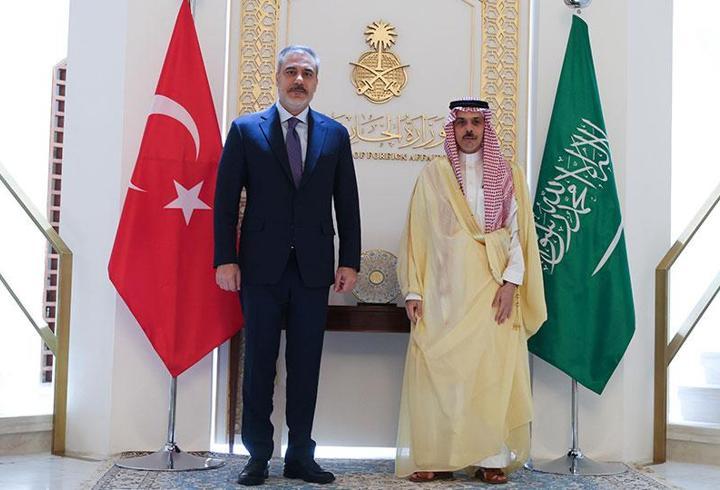 Dışişleri Bakanı Hakan Fidan, Suudi mevkidaşı ile bir araya geldi