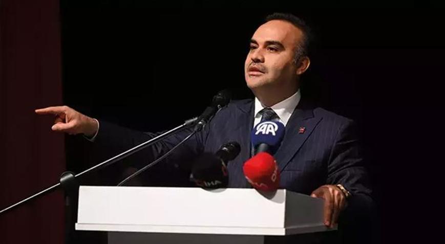 Bakan Kacır, Esenler Gençlik Merkezi’nde açıklamalarda bulundu