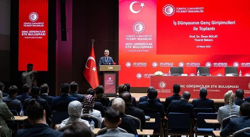 ‘Türkiye Yüzyılı’nı gençliğin de yüzyılı yapmak zorundayız’