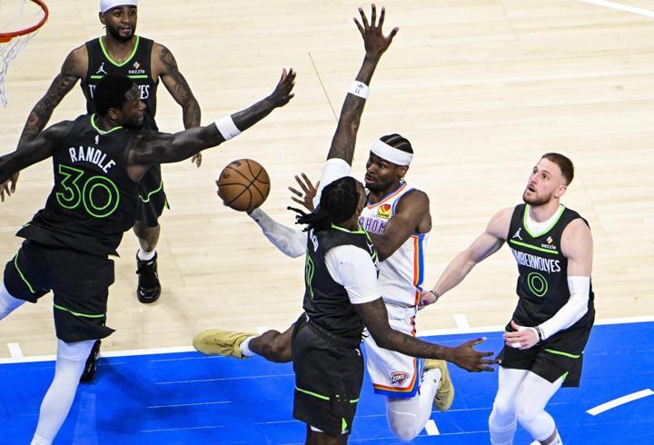 ÖZET | Oklahoma City Thunder, Minnesota Timberwolves serisine galibiyetle başladı