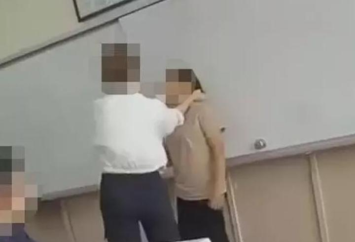 Kız öğrencisine şiddet uygulayan öğretmen serbest bırakıldı