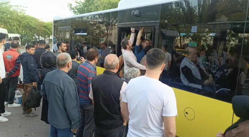 İstanbul’da halk otobüsleri kontak kapattı; duraklarda yoğunluk oluştu